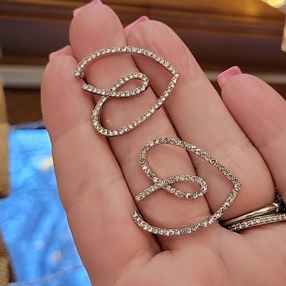 🔥LAST PAIR🔥 Open Heart Sparkle Earrings - Picture 3 of 8